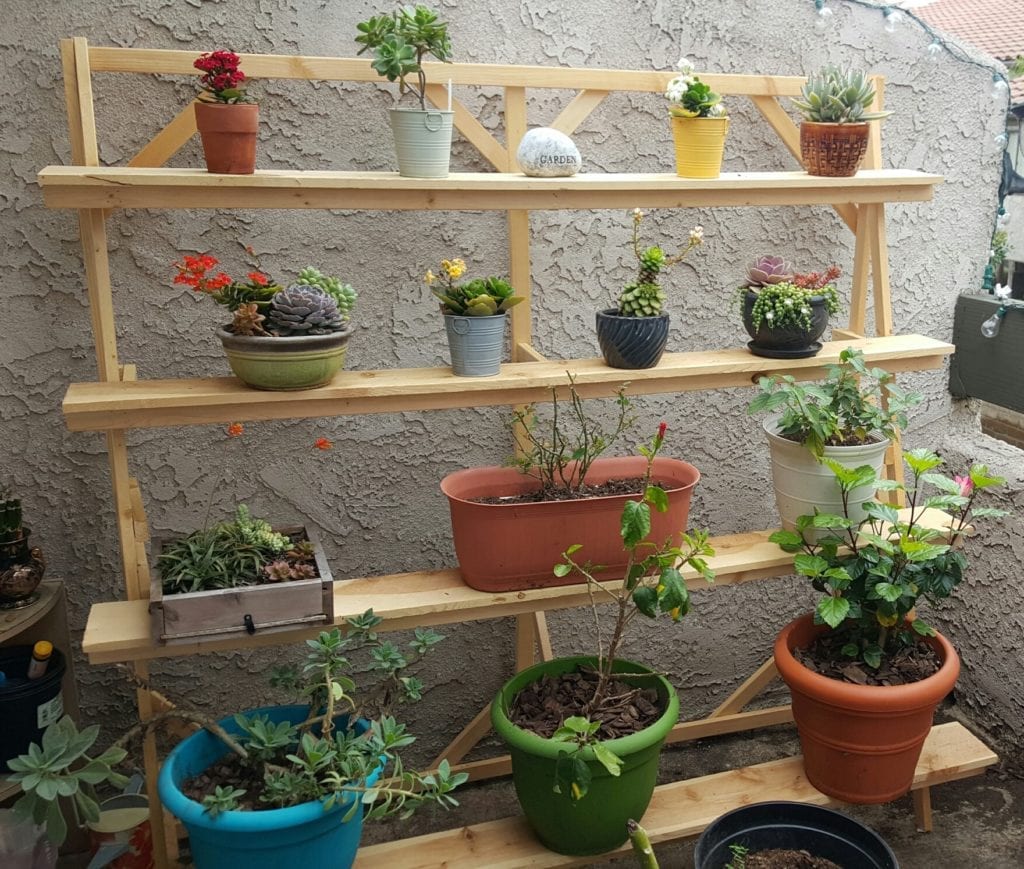 How to Make Gardening Shelves - Blooming Anomaly